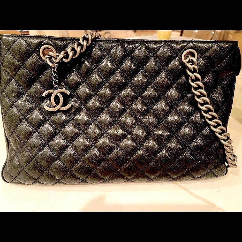 CHANEL 💋 LARGE BLACK